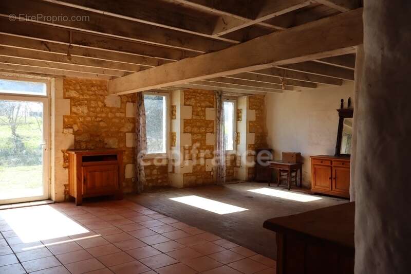 Maison à SAINT-PALAIS-DE-NEGRIGNAC