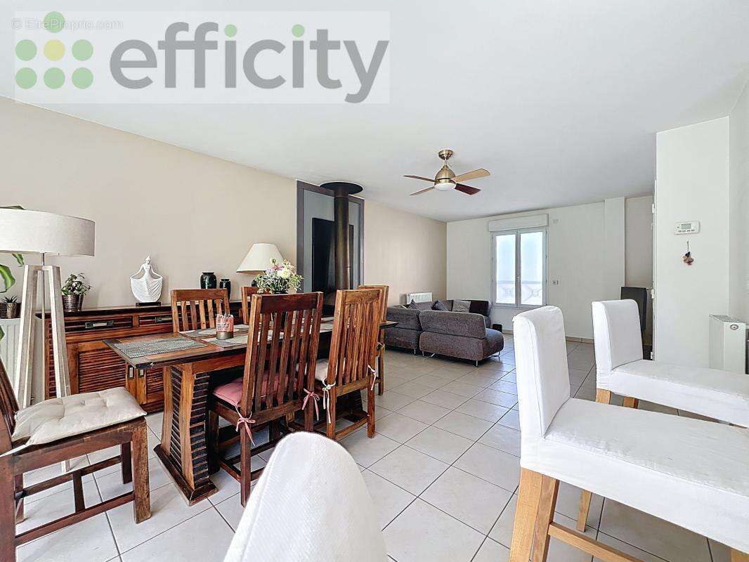 Maison à BAILLY-ROMAINVILLIERS