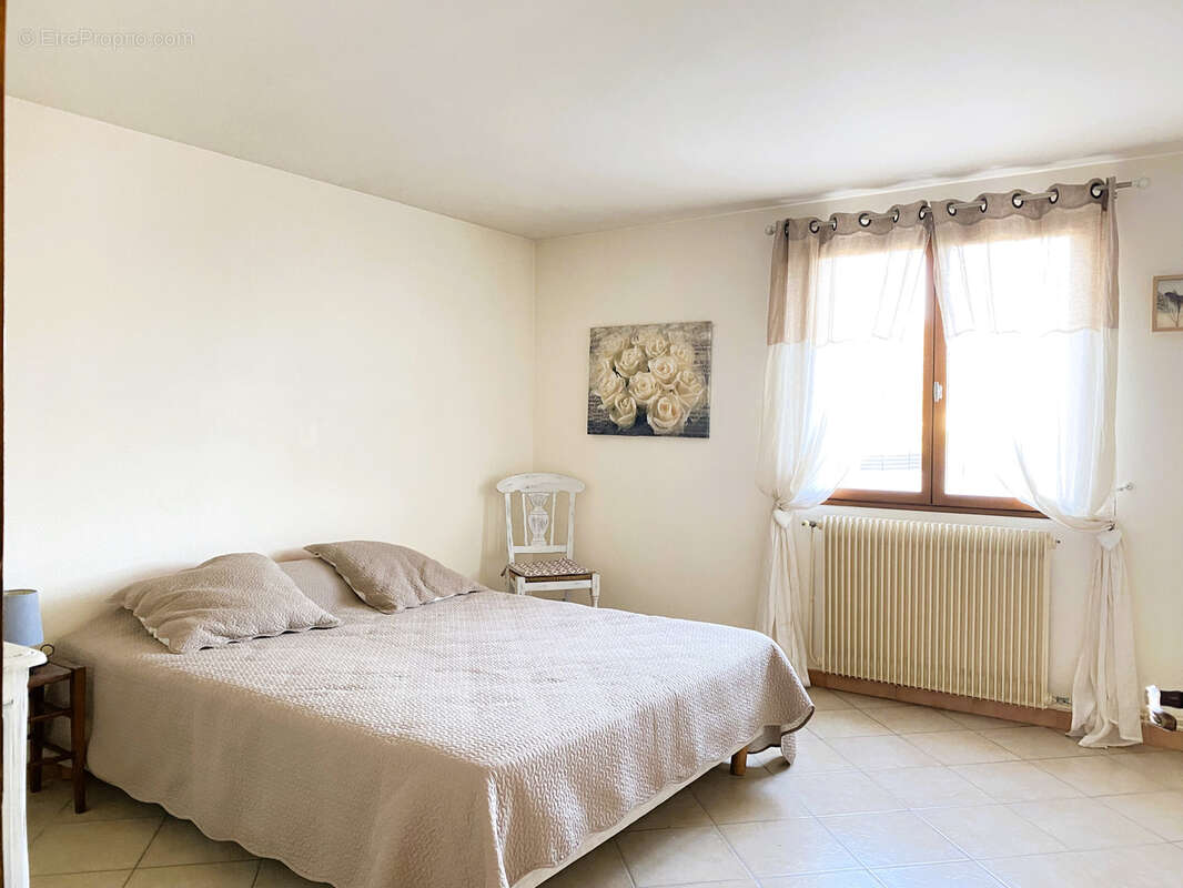 Maison 149 m² à Courtenay  - photo 10