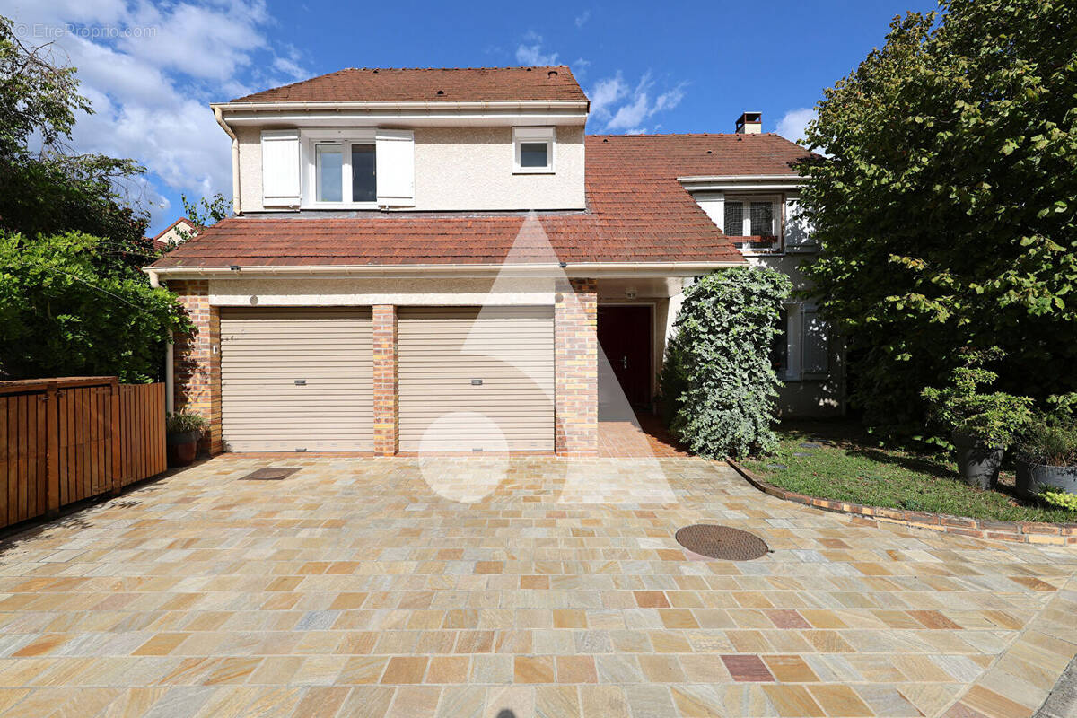 Maison à SOISY-SUR-SEINE