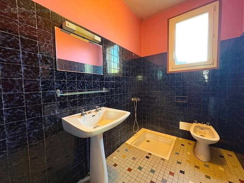 Maison 5 pièces 110m2 avec dépendance sur un hectare de terrain - photo 11