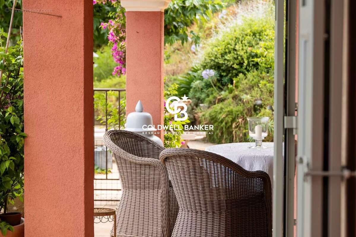Confort, vue & authenticité et seulement 25 minutes de ST TROPEZ - photo 40