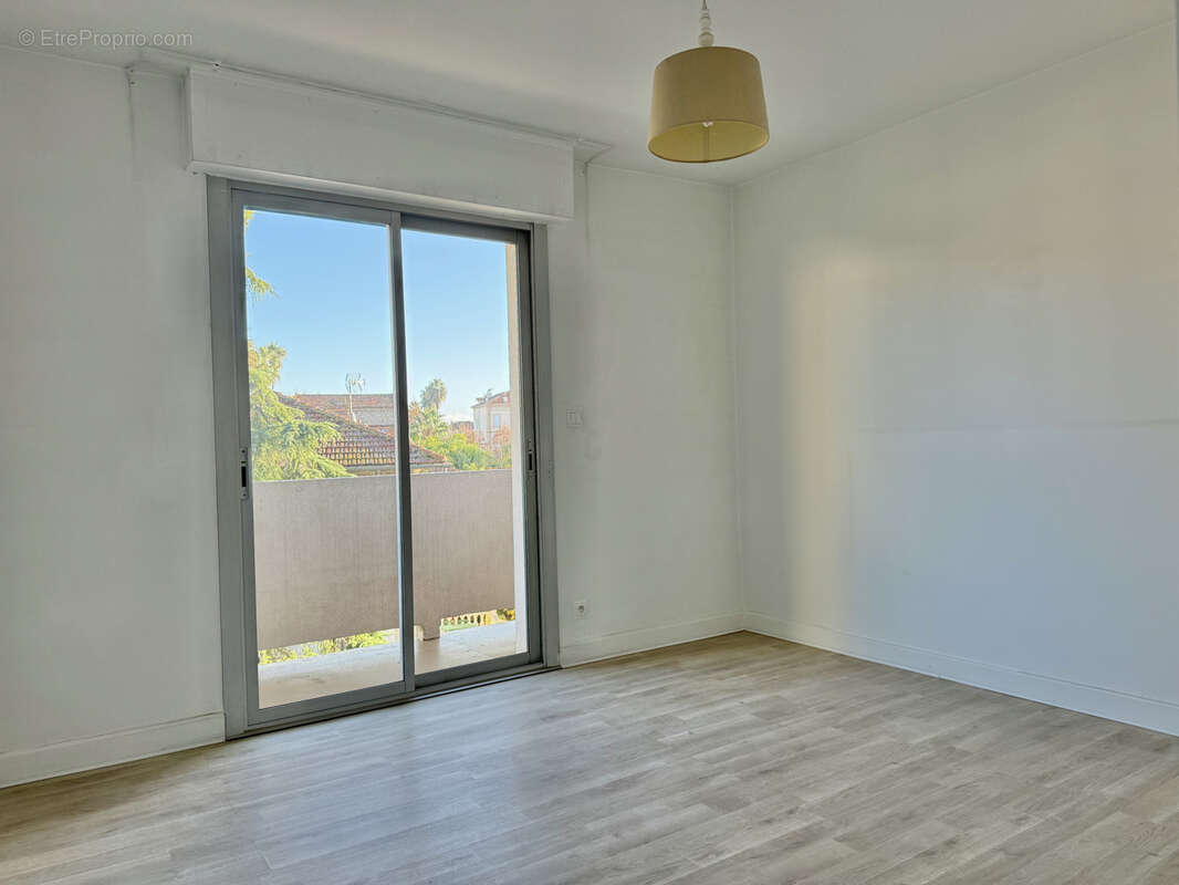 Appartement à HYERES