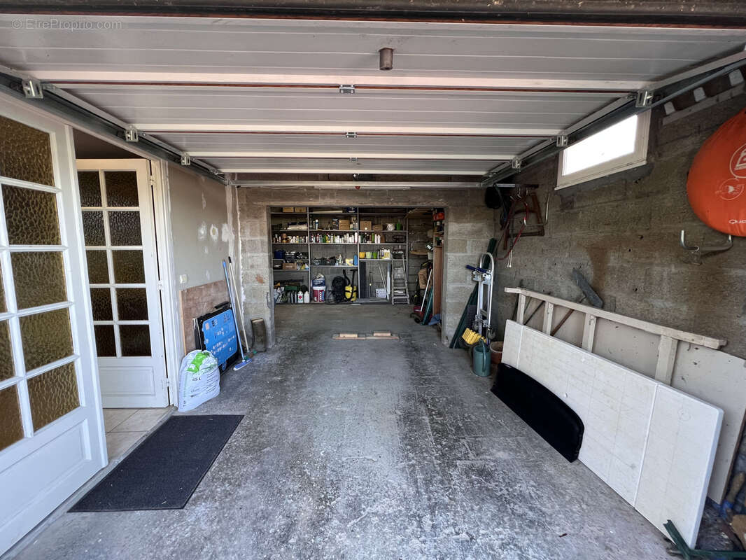 Maison à AUNAY-SOUS-CRECY