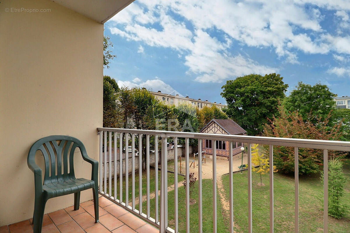 Appartement à LE PLESSIS-BOUCHARD