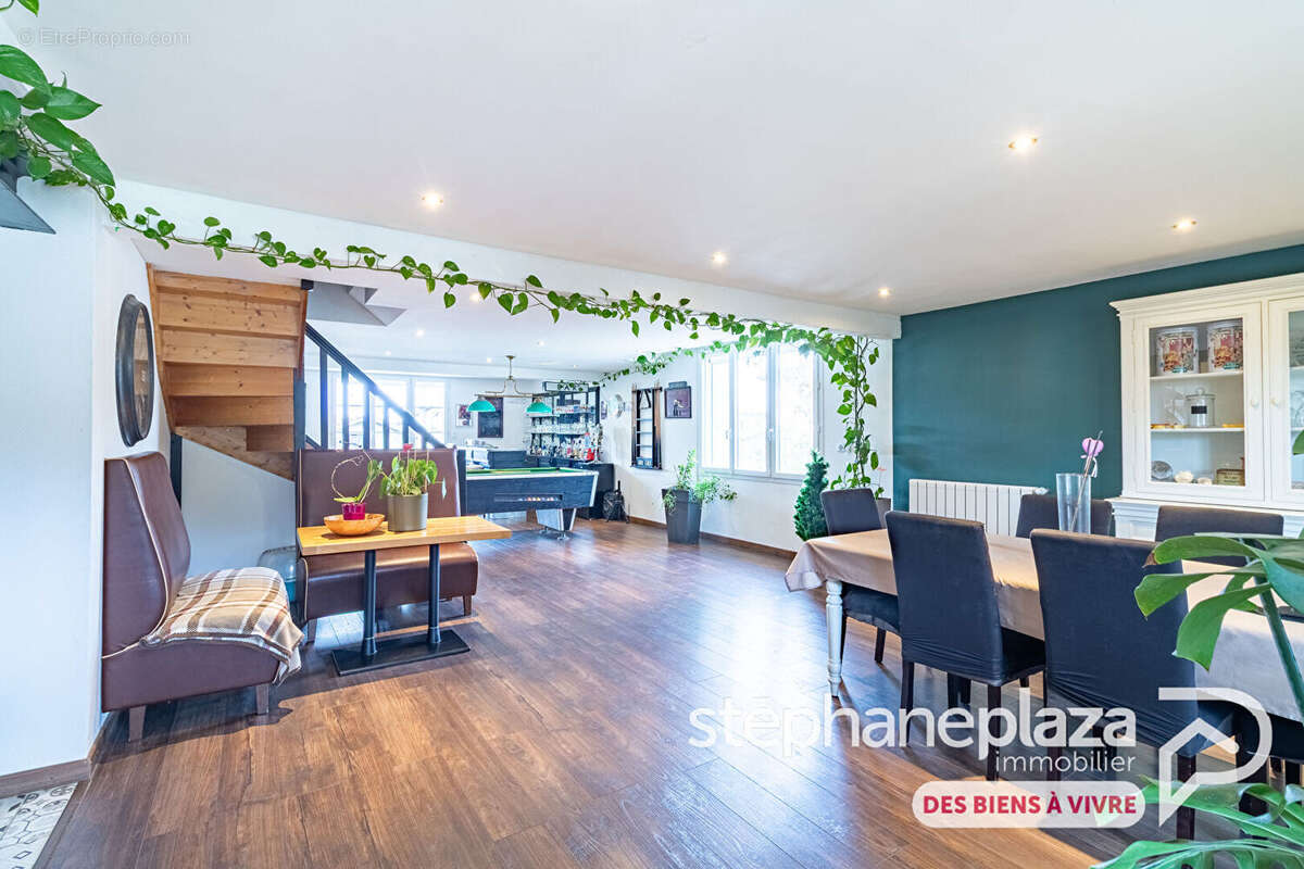 Maison à SAINT-MARTIN-DU-MONT