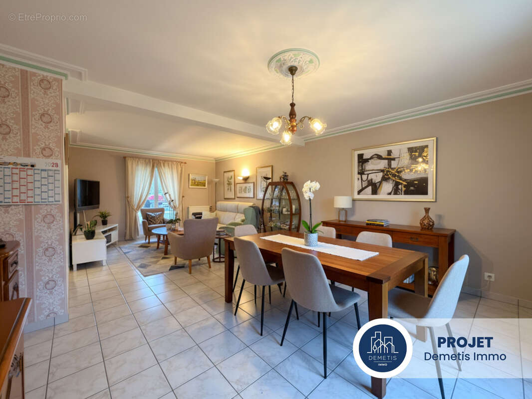 Maison à YVRE-L'EVEQUE