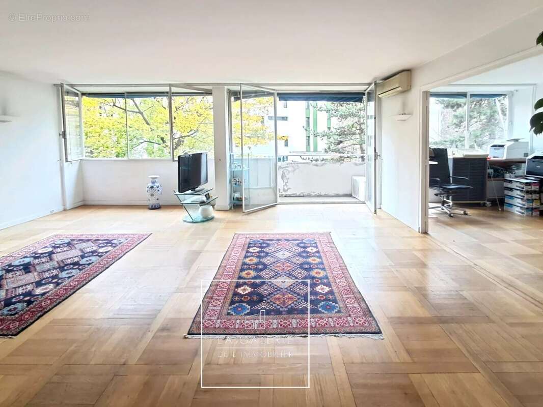 APPARTEMENT A VENDRE T5  La Muette, idéalement situé avec parking et cave. - photo 5