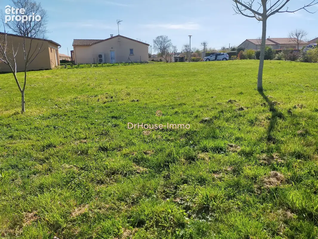 Terrain 1 024 m² à vendre à L'isle-Jourdain (86150) - photo 2