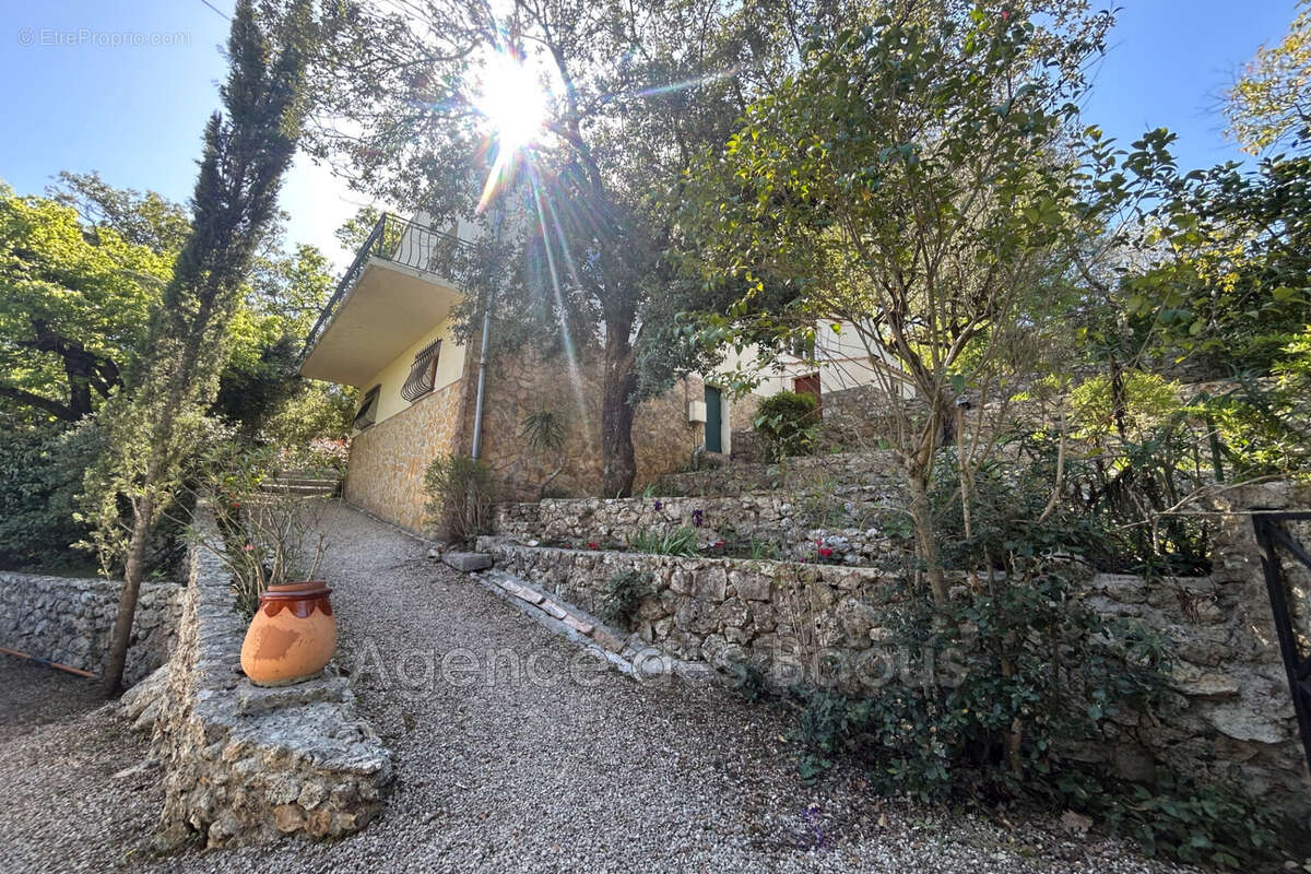 Maison à GATTIERES