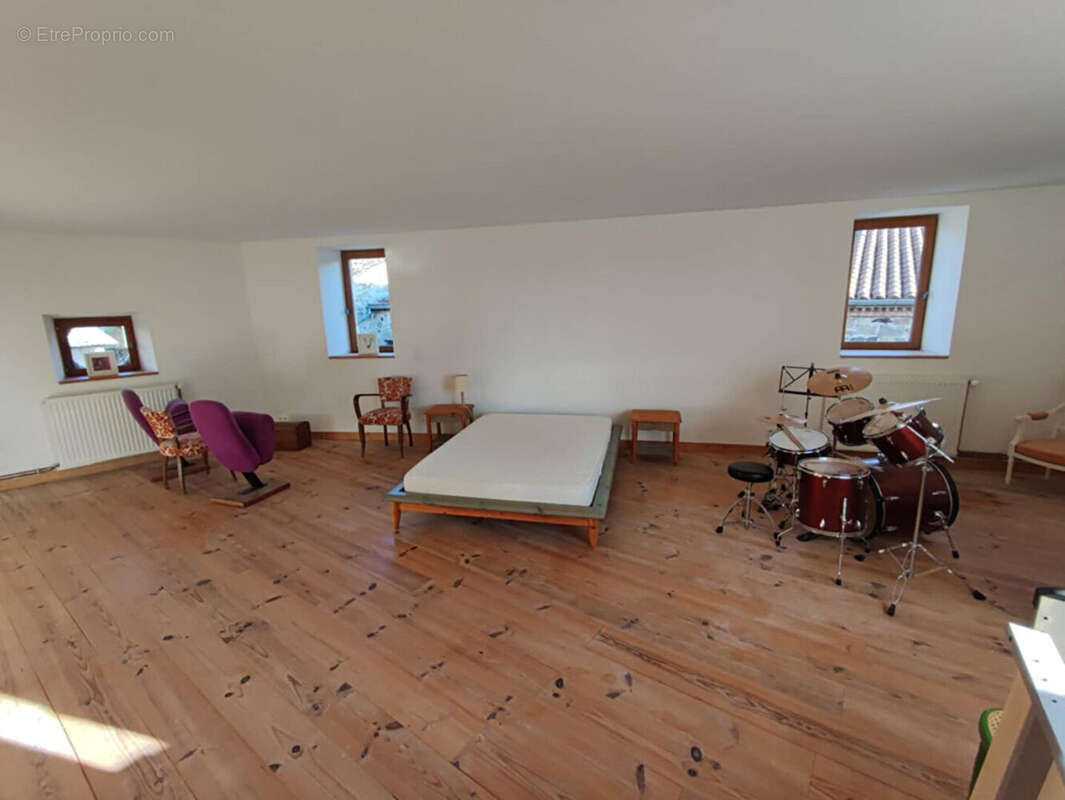 Maison à YRONDE-ET-BURON