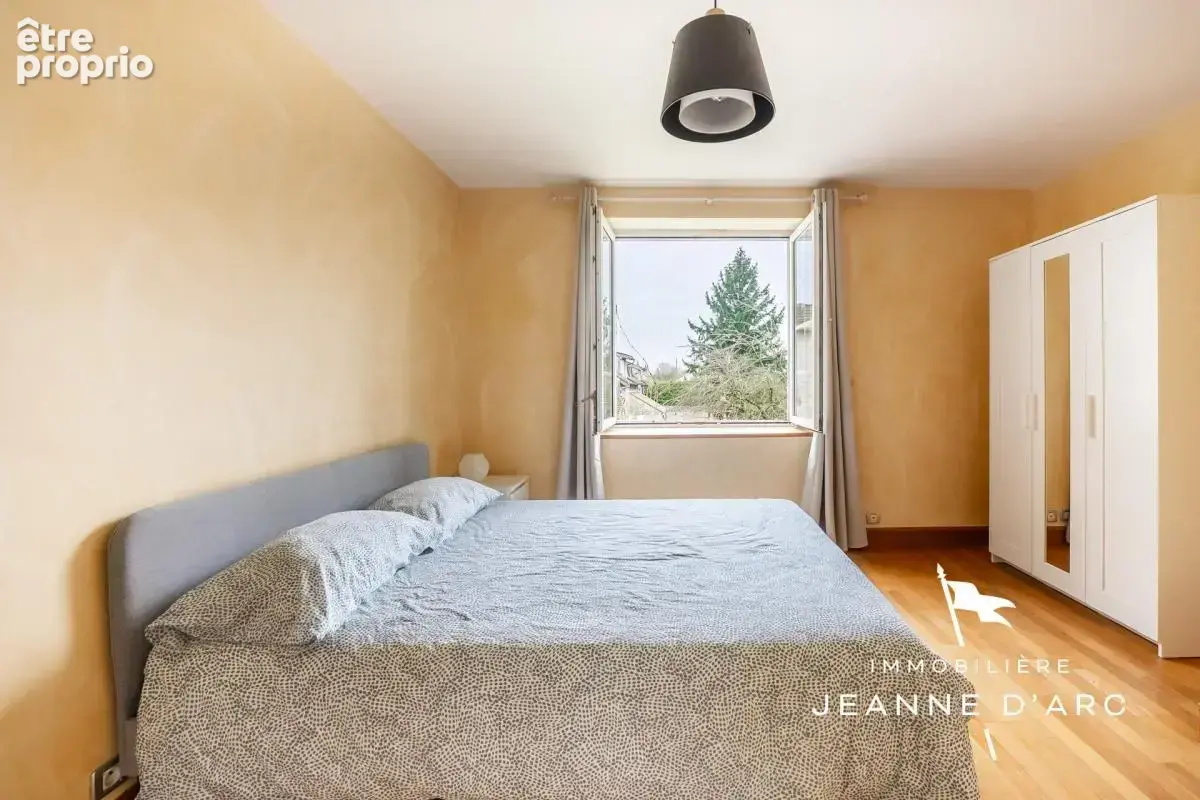 Grande maison familiale de 360 m2 avec jardin clos, à 5 minutes de Thoiry 8 Pièces 5 chambres + Piscine intérieure - photo 11