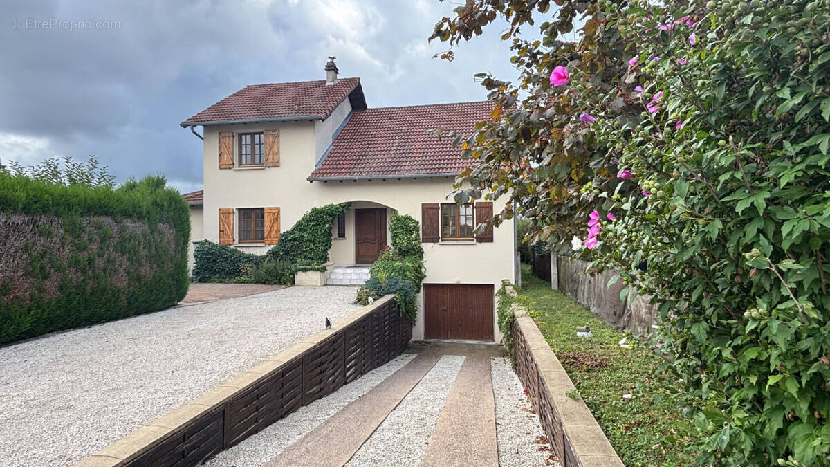 Maison à MACHEREN