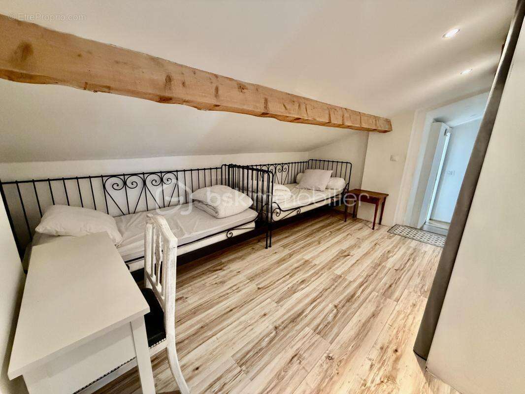 Maison de caractère + appartement indépendant rentable – saint-julien-les-rosiers - photo 13
