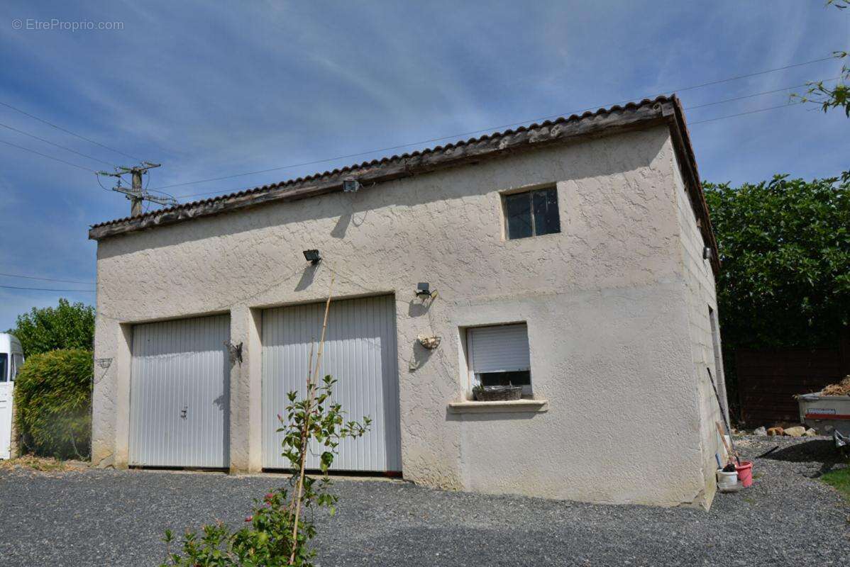 Maison à SAINT-ALBAN-AURIOLLES