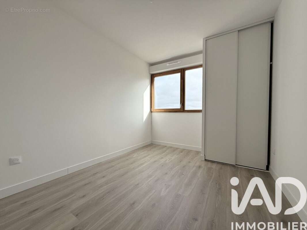 Photo 5 - Appartement à BUSSY-SAINT-GEORGES