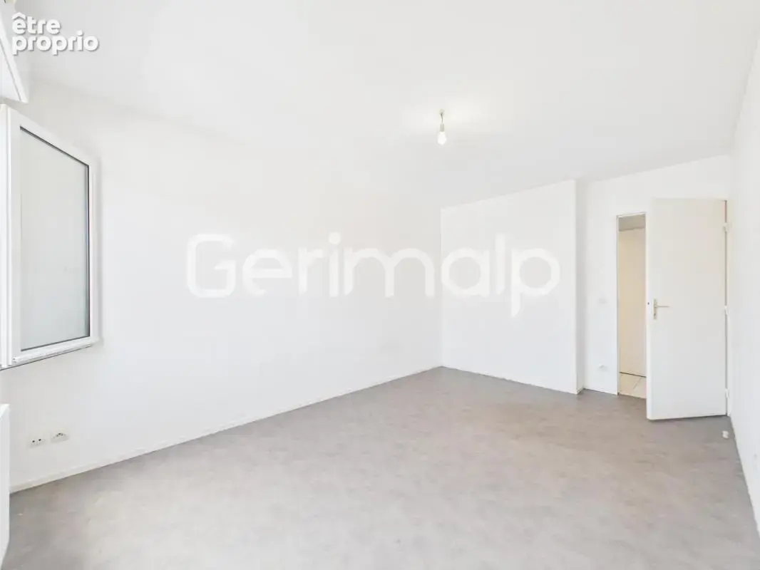 Vente - Appartement - 3 pièces + cuisine - 72,10 m² - 285 000 € - photo 12