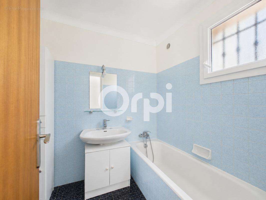 Double garage - hyper calme - grand terrain plat - piscine - pool house - photo 18