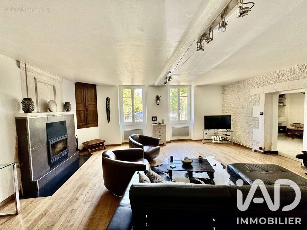Maison 153 m² à Guimps  - photo 6
