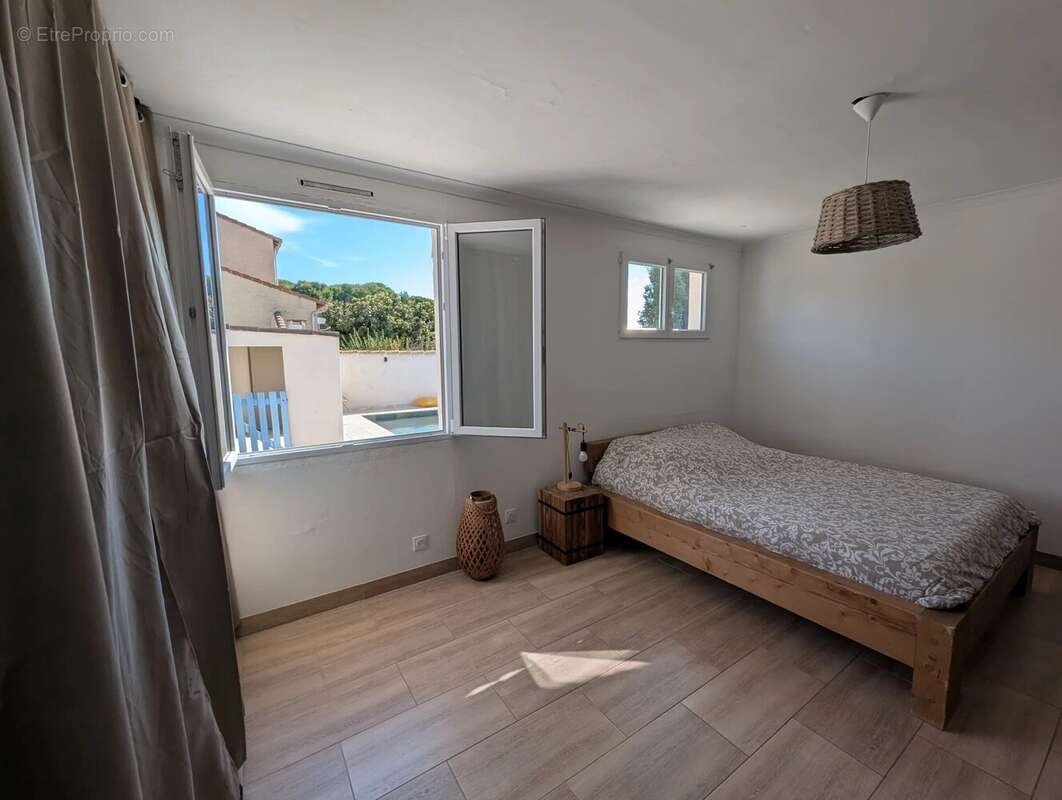 Villa 3 chambres plain-pied avec piscine et dépendance - photo 7