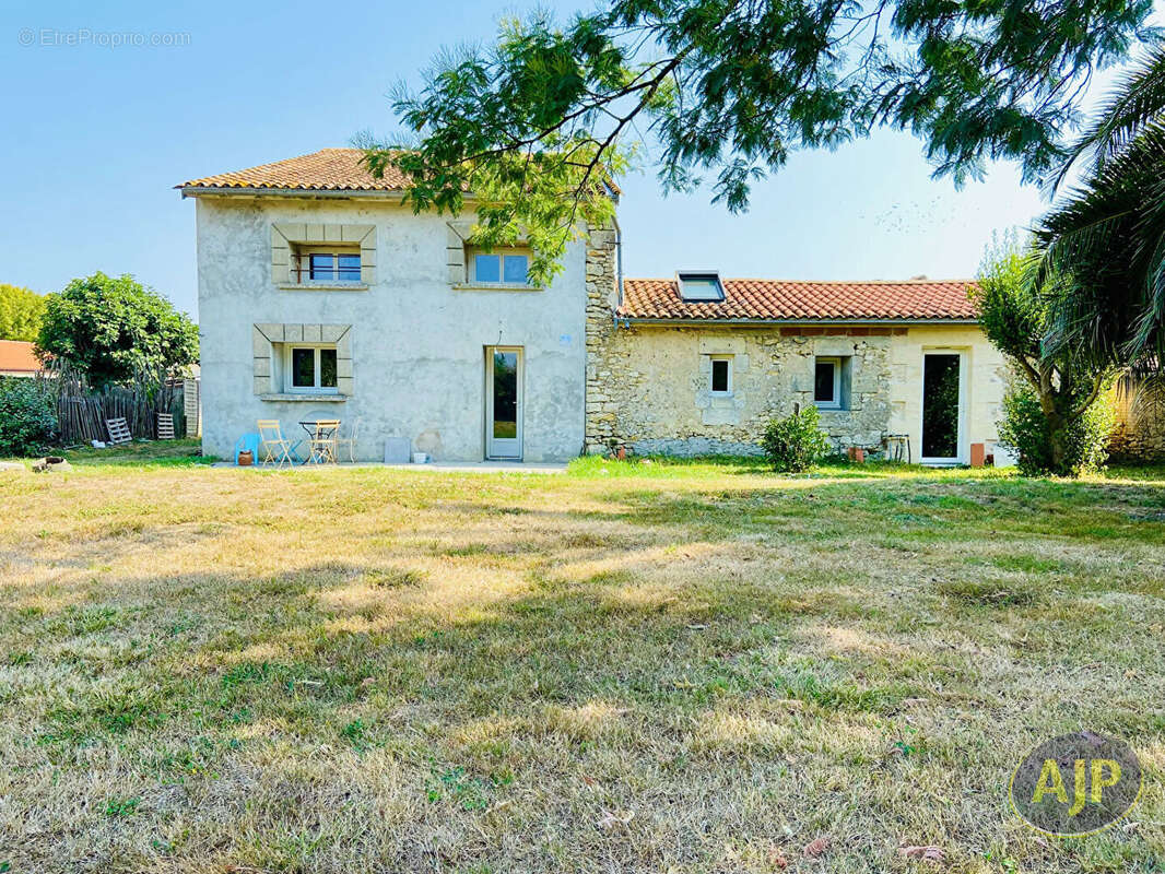 Maison à VALEYRAC