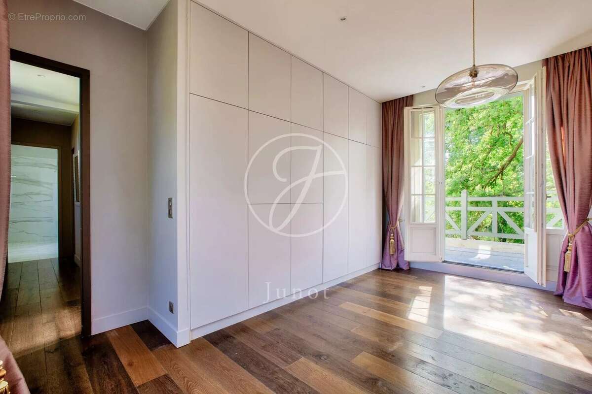 Maison à LE VESINET