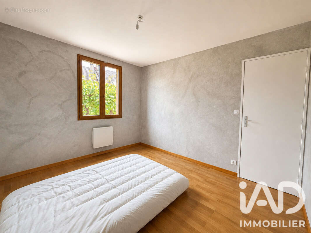 Maison 103 m² à Argenteuil  - photo 5