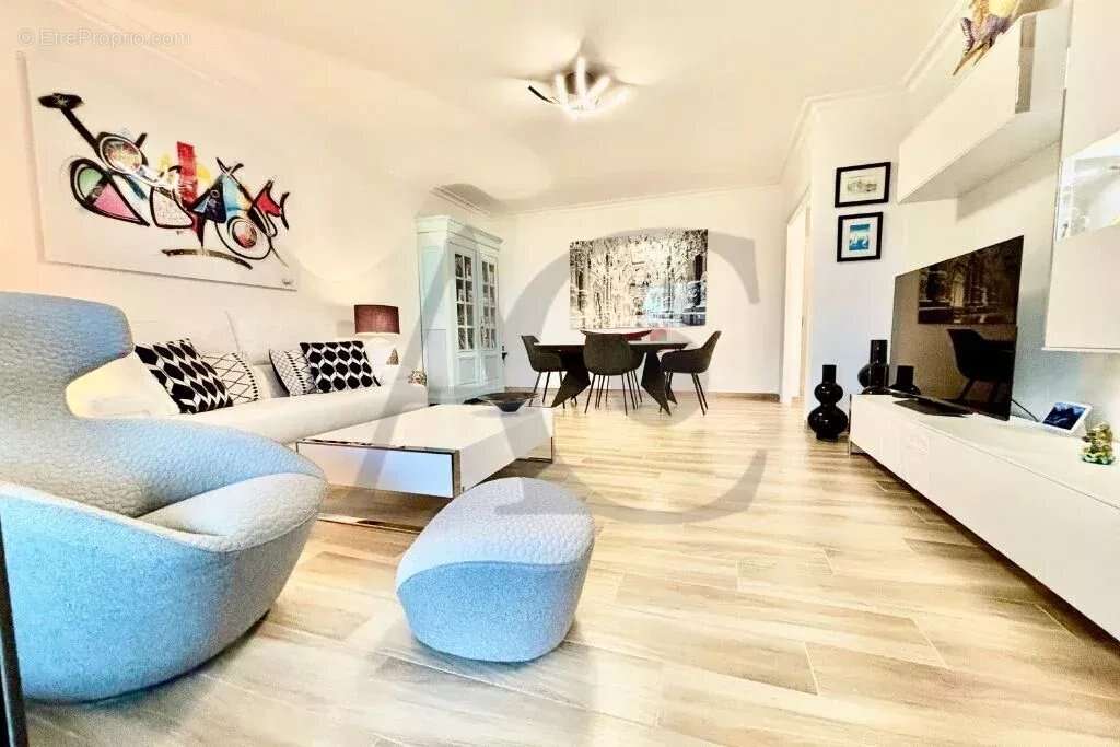 Appartement à VILLENEUVE-LOUBET