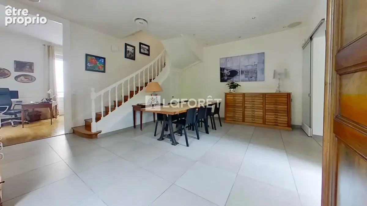 Lyon 3 -  Maison de155 m², jardin, garage et extension possible - photo 7
