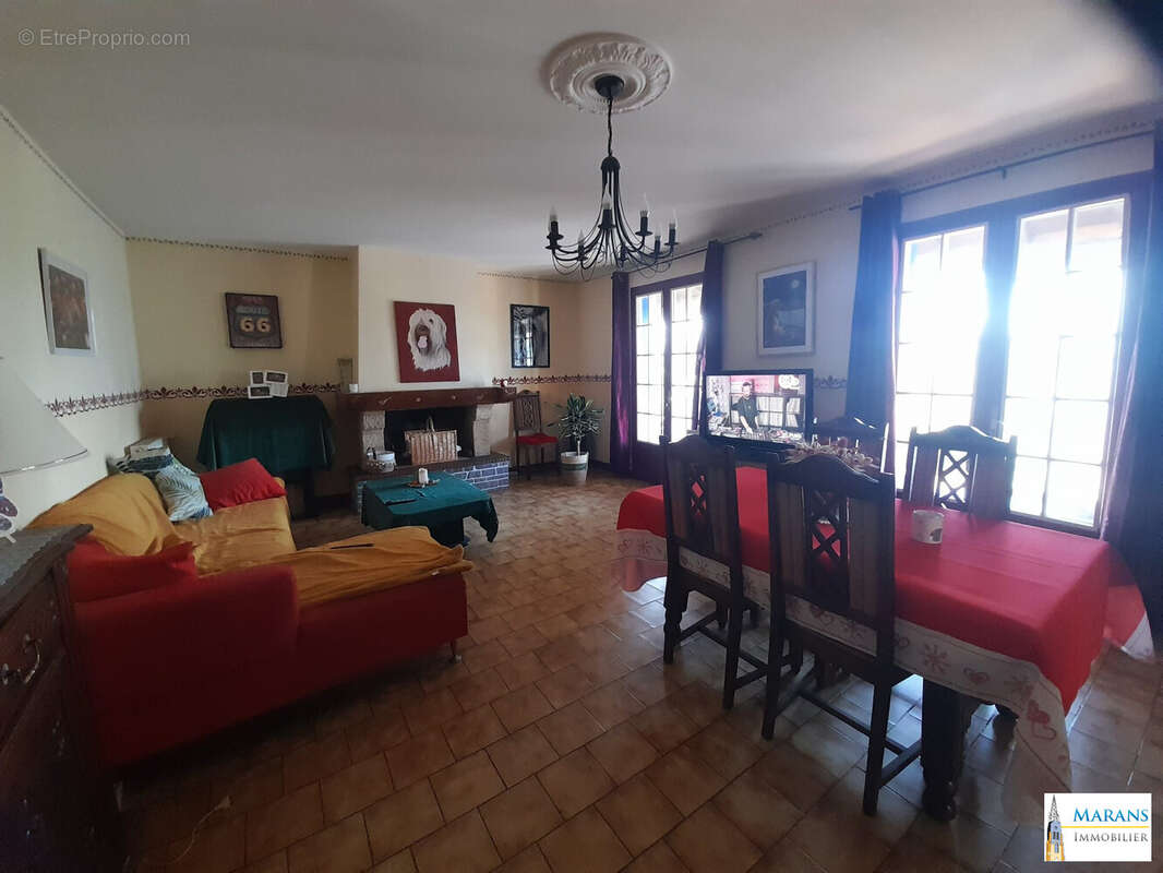 Séjour - Maison à L'ILE-D'ELLE