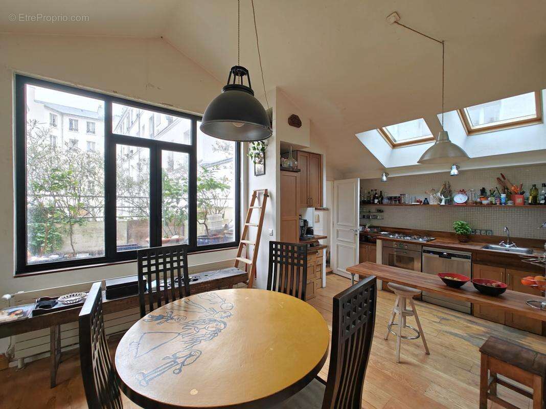 Appartement à PARIS-18E