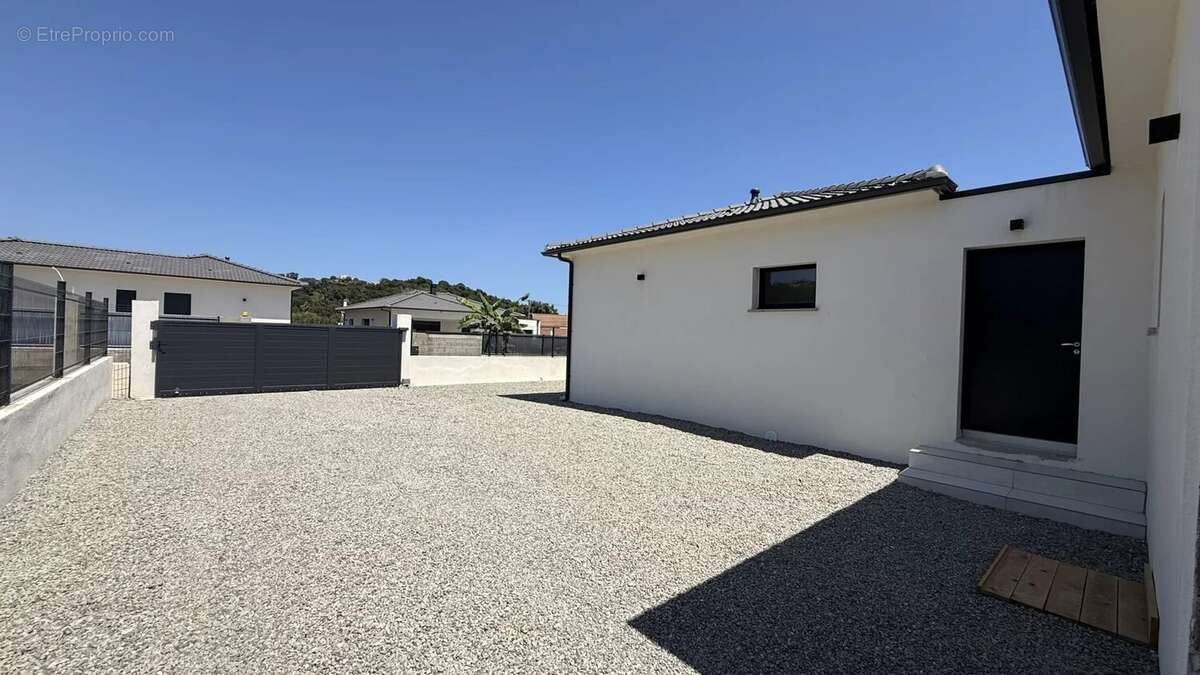 Très belle villa neuve T4 Piscine Garage - photo 30