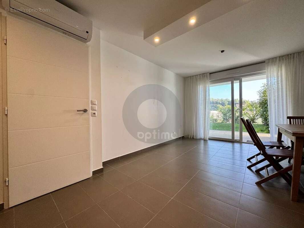 Appartement à ROQUEBRUNE-CAP-MARTIN