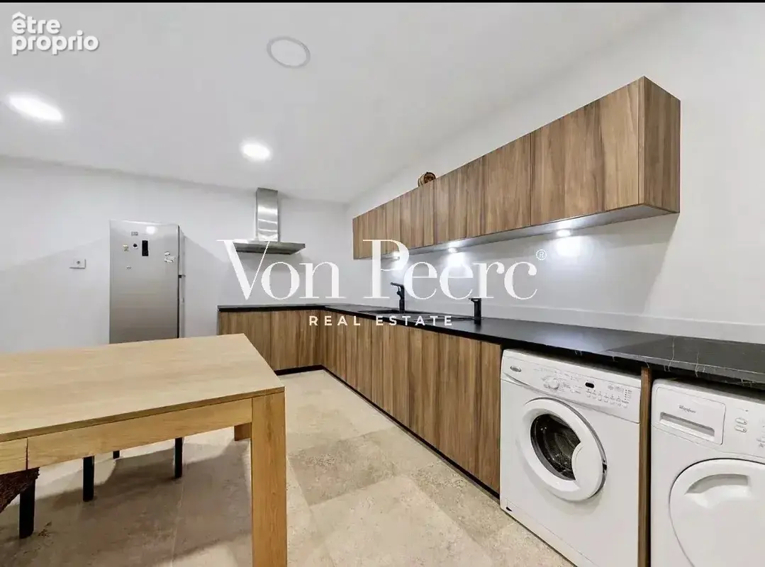 A Mollégès : A vendre maison contemporaine de plain-pied, 5 chambres avec jardin et piscine - photo 10