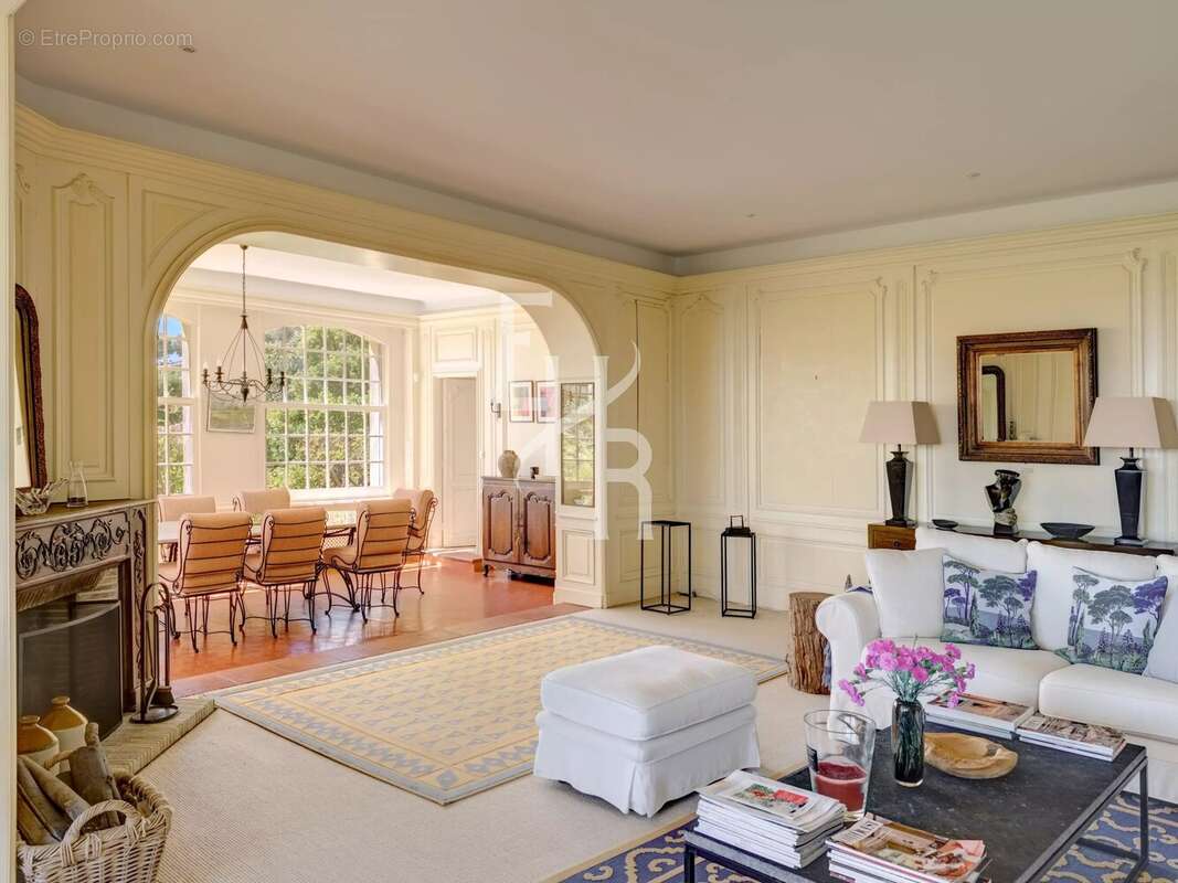 Maison à MOUGINS