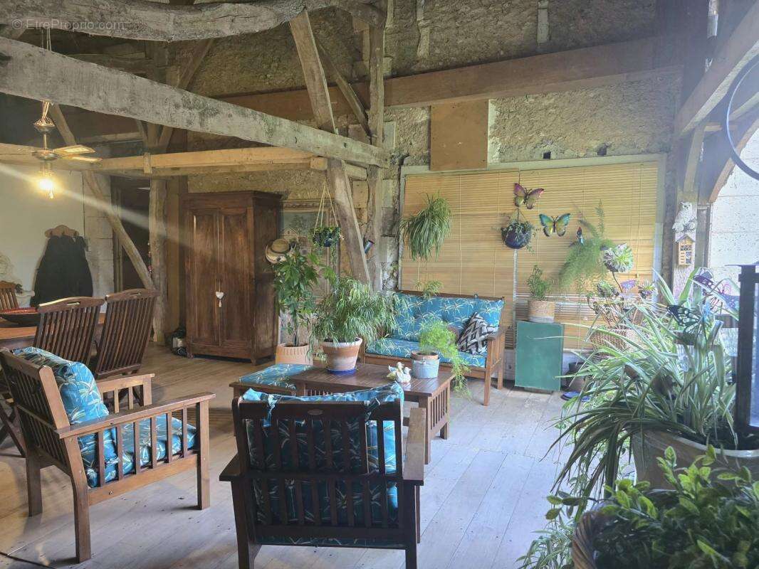 Maison à VILLETOUREIX