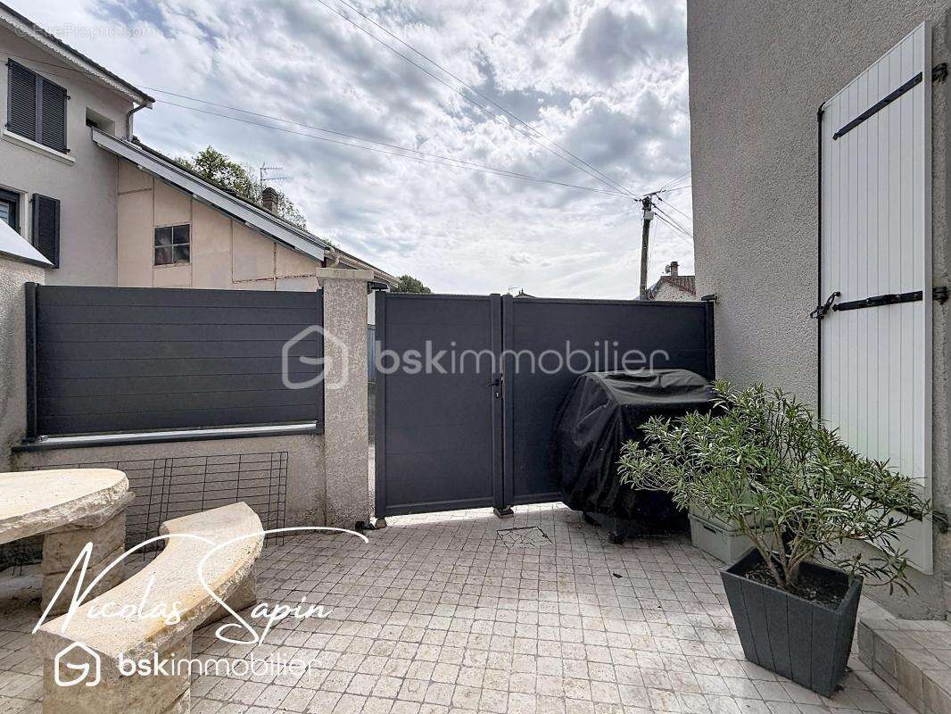 Maison à VARCES-ALLIERES-ET-RISSET