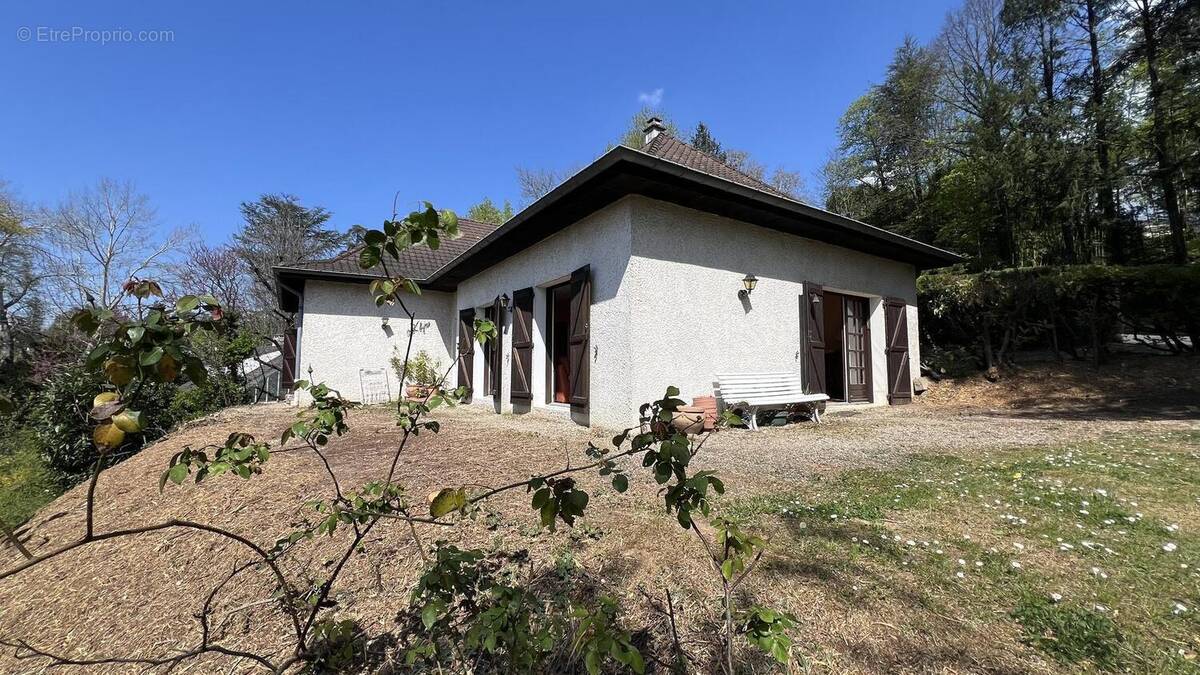 Photo 1 - Maison à CHARBONNIERES-LES-BAINS