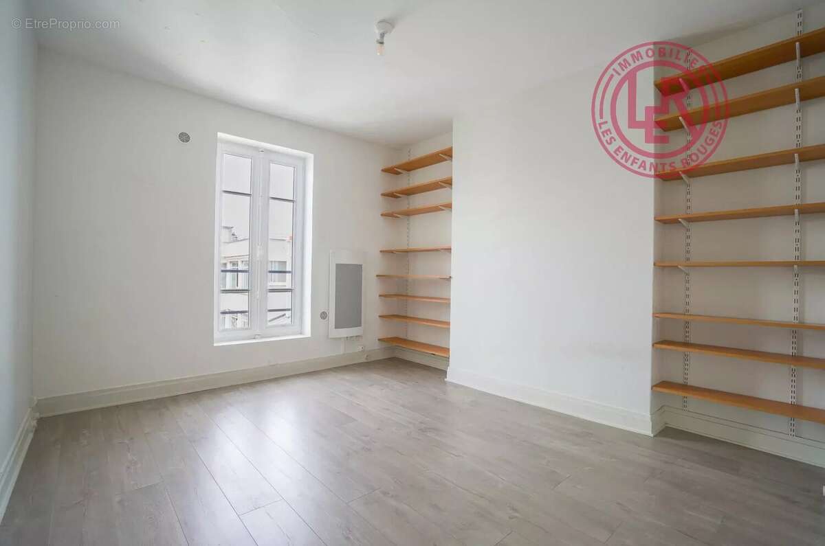 Paris 11ème - Roquette / Voltaire - Appartement 4 pièces en dernier étage avec ascenseur - photo 9