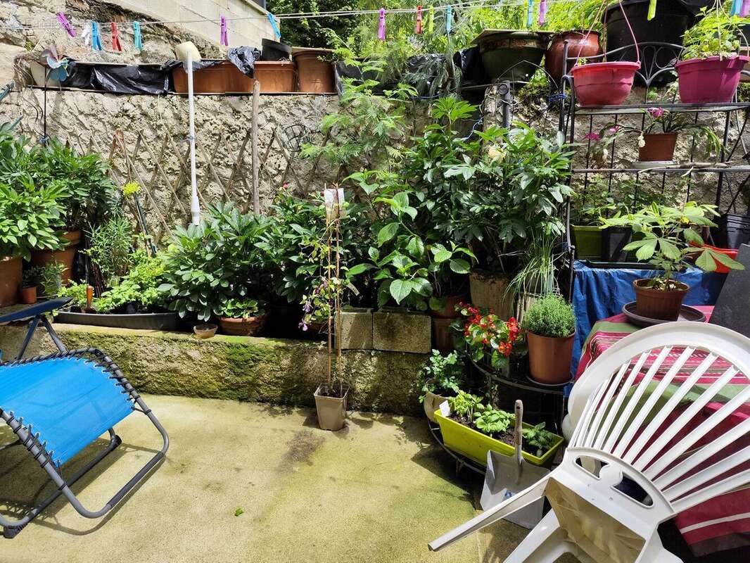 Cour - Maison à LACAPELLE-MARIVAL