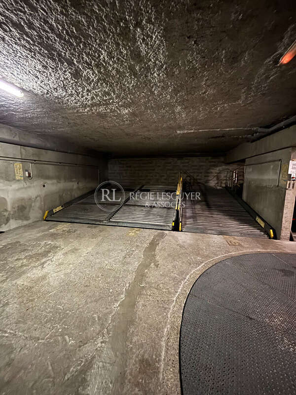 Parking à LYON-2E