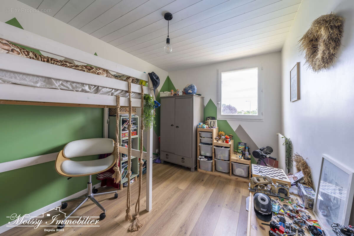 Maison à MOISSY-CRAMAYEL