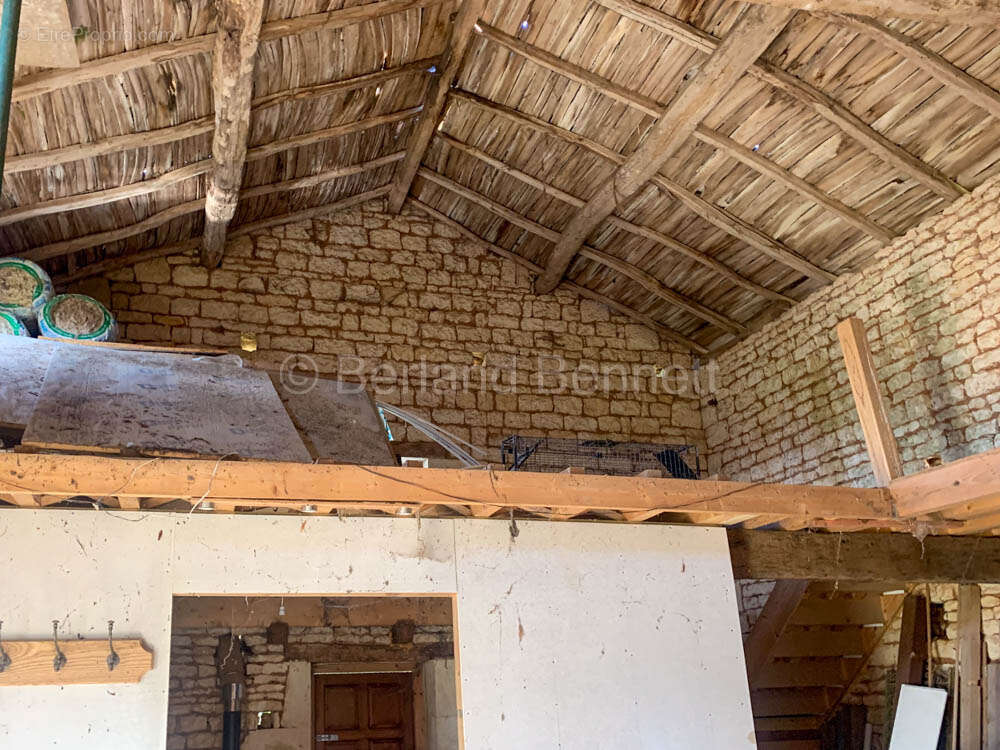 Terrain à SAUZE-VAUSSAIS