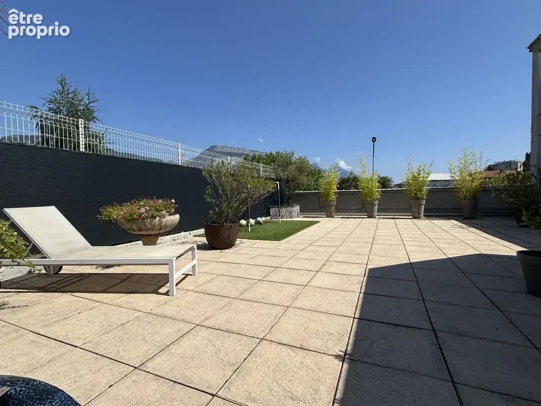 Appartement 338 m² à Saint-Martin-D'heres  - photo 3