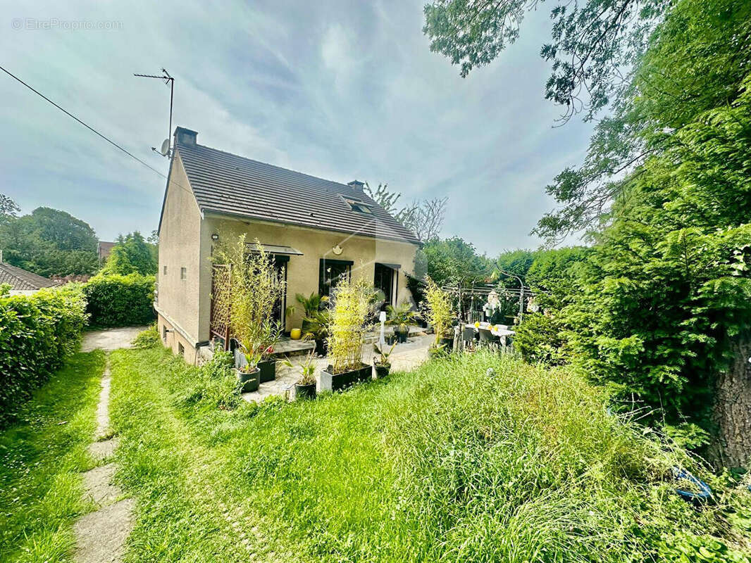 Maison à MONTLIGNON