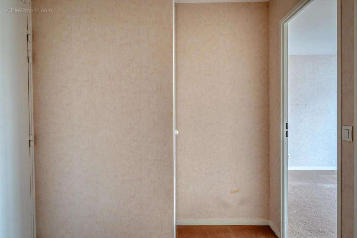 Appartement à VAL-DE-REUIL