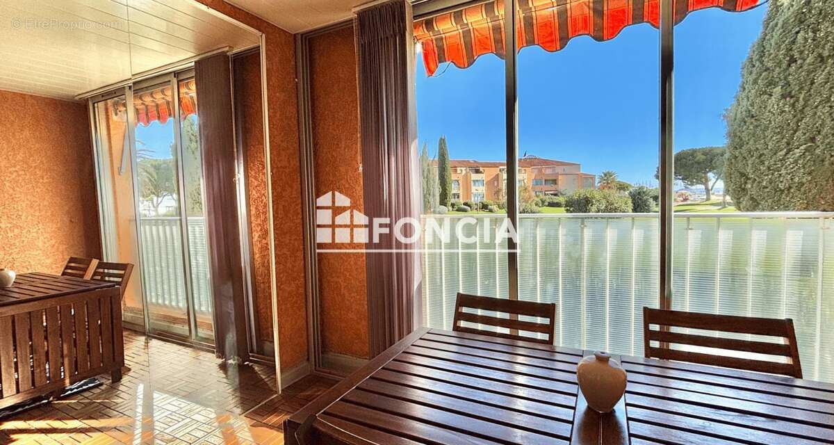 Appartement à LA LONDE-LES-MAURES