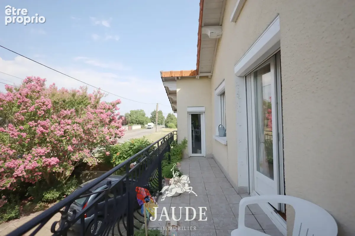 A vendre maison avec garage et jardin vertaizon - photo 2