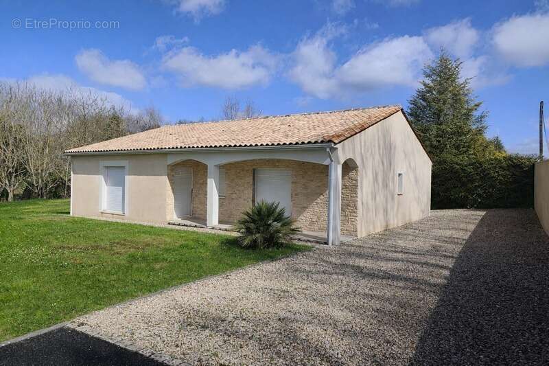 Maison à CHAMPNIERS