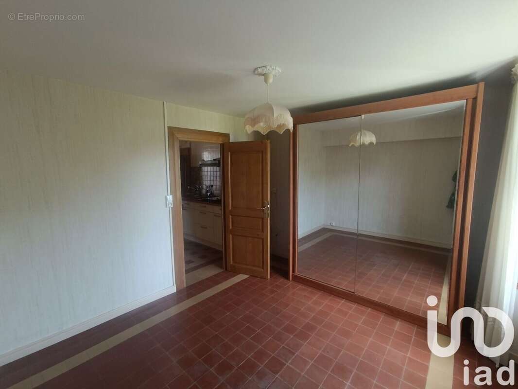 Photo 3 - Maison à VOUILLON